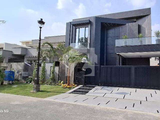 1 Kanal Modern State of the Art Bungalow Fully Furnished, Urgent Sale