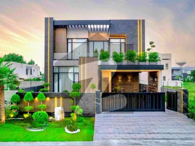 1 Kanal Modern Style Royal Palace Ultra Luxury Finishing & Designer Interiors DHA Phase 7 100% Original Deal DHA Phase 7