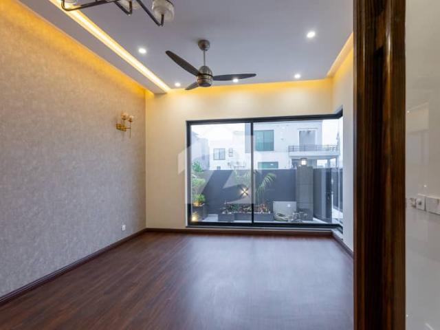 1 KANAL New Classical Stonish Bungalow For Sale In Phase 7 Top Very Cheap Price