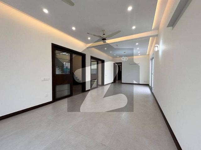1 Kanal Out Standing Top Quality At A Prime Hot Location Near To Park And Mosque For Sale Very Reasonable Price