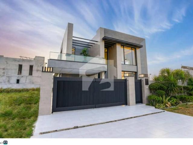 1 Kanal Out Standing Top Quality Brand New House With Basement Designed By Mazher Munir For Sale