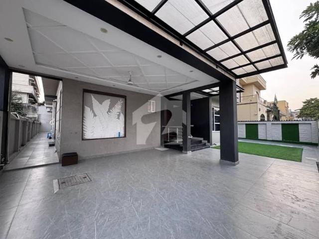 1 Kanal Owner Built Slightly Used Double Unit House For Sale