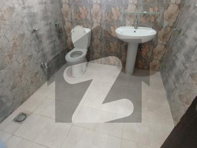 Owner Built Kanal House At Prime Location In G 16/4 Islamabad For Sale. Potential Rental Income Of House Is Rs 250000 Per Month G 16/4