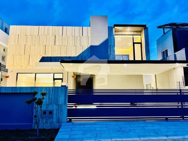 1 Kanal Aesthetic Design Brand New House Up For Sale