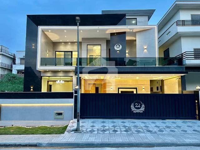 1 Kanal Aesthetic Design Bungalow On Prime Location Up For Sale