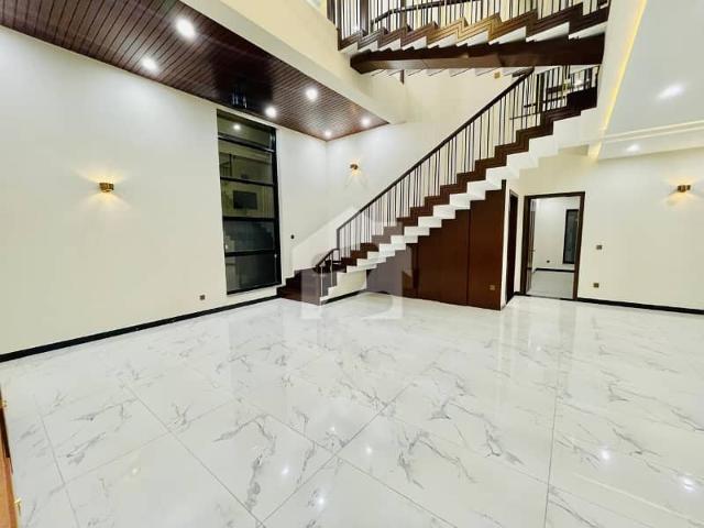 1 Kanal Aesthetic Design Bungalow Up For Sale