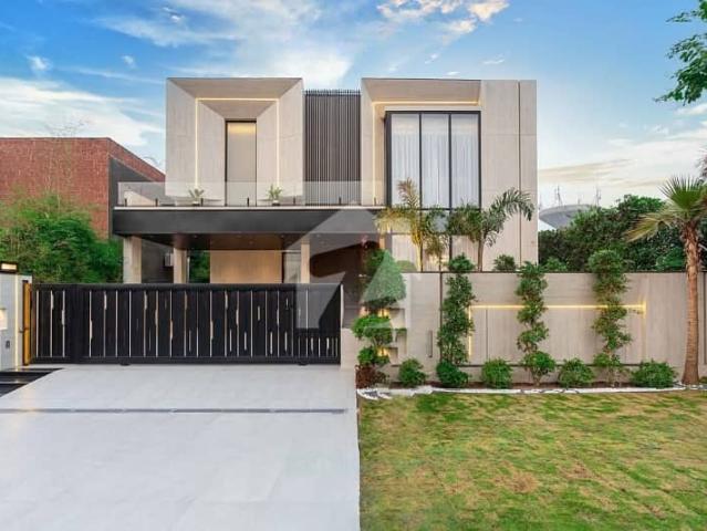 1 Kanal Bungalow With Basement Modern Design Top Quality Build Luxurious Beautiful Designer Villa For Sale In DHA Lahore Phase 6 Prime Location Near To Park
