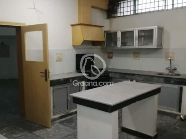 1 Kanal Basement for Rent