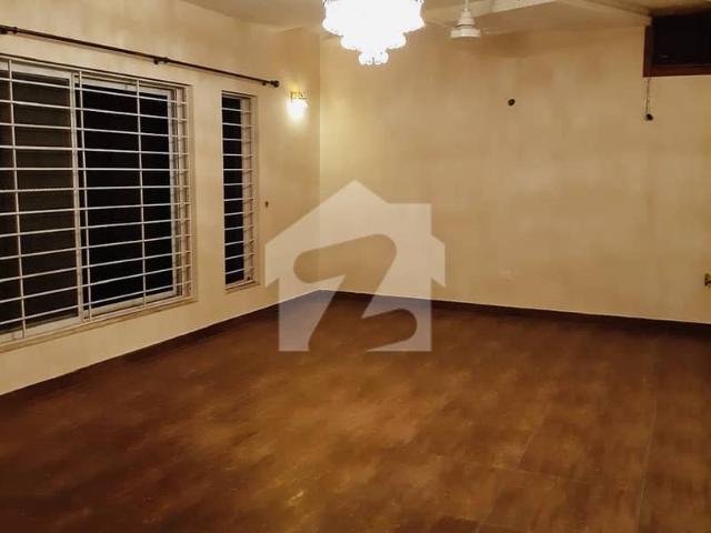 1 Kanal Beautiful 6 Bed Double Unit House Available For Sale Ideal Location E 11