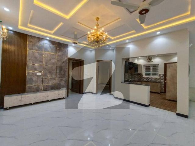1 Kanal Beautiful Upper Portion Available
