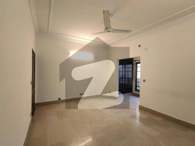 1 Kanal Beautiful Upper Portion Available For Rent In Overseas 5