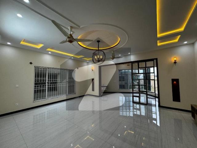 1 Kanal Beautiful Designer Luxurious Double Unit House For Sale DHA Defence Phase 2