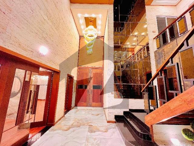 1 kanal beautiful desiger luxury house. DHA Phase 1 Sector A