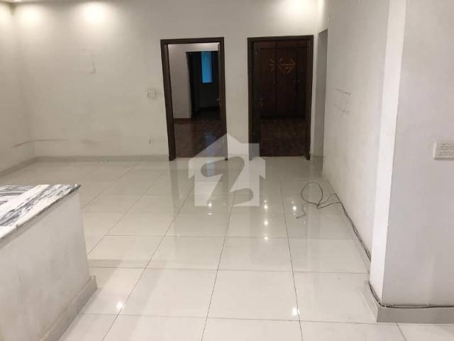 1 Kanal Beautiful House Available For Family