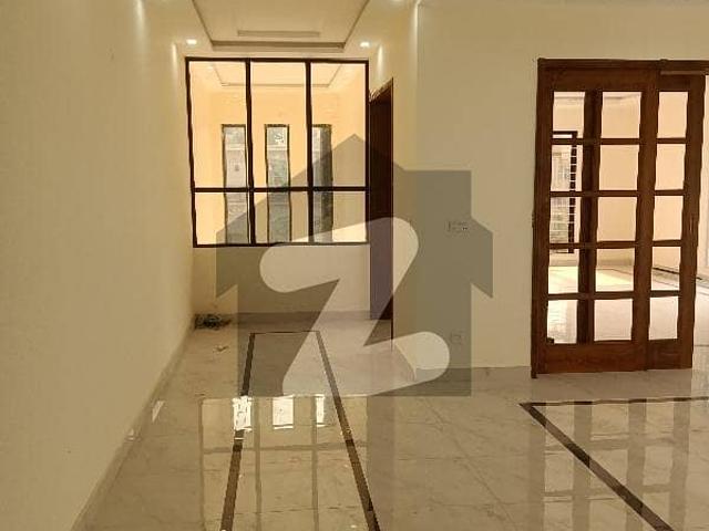 1 Kanal Beautiful House Available For Family
