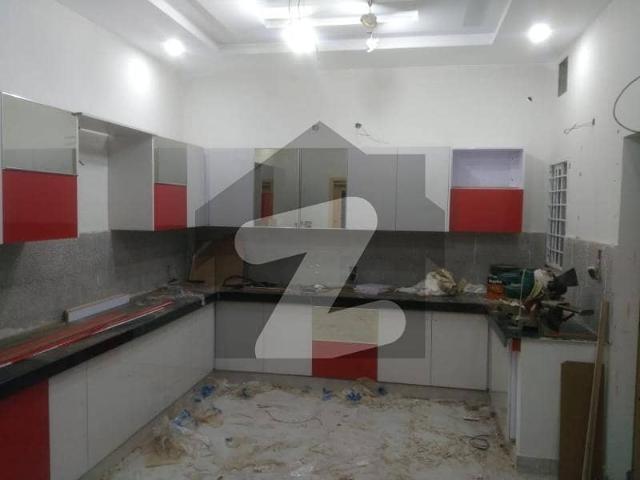1 Kanal Beautiful House Available For Rent