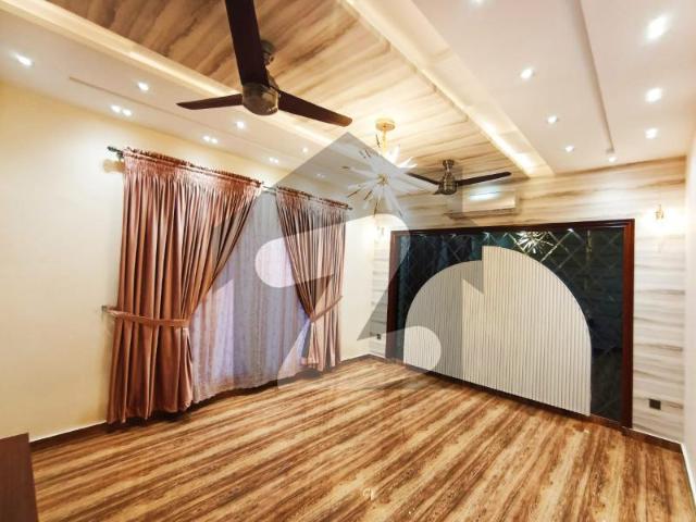 1 kanal beautiful house available for sale in a very hot location in punjab coop housing society block b punjab coop housing block b