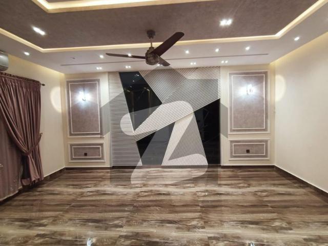 1 kanal beautiful house avalable for sale in a very hot location iin valancia housing society valencia housing society