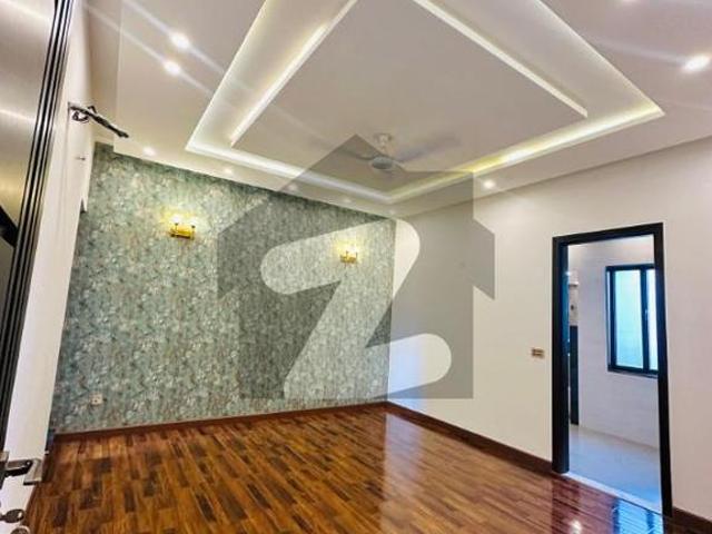 1 Kanal Beautiful House For Sale NFC 1