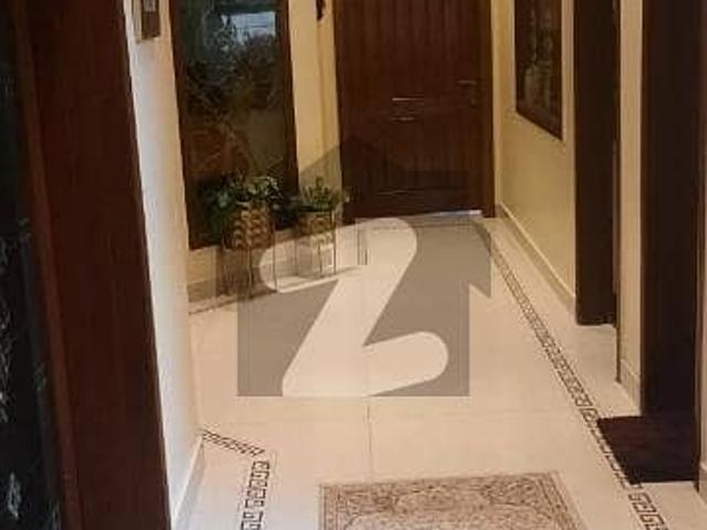 1 Kanal Beautiful Slightly Used House Near All Facilities With Solar