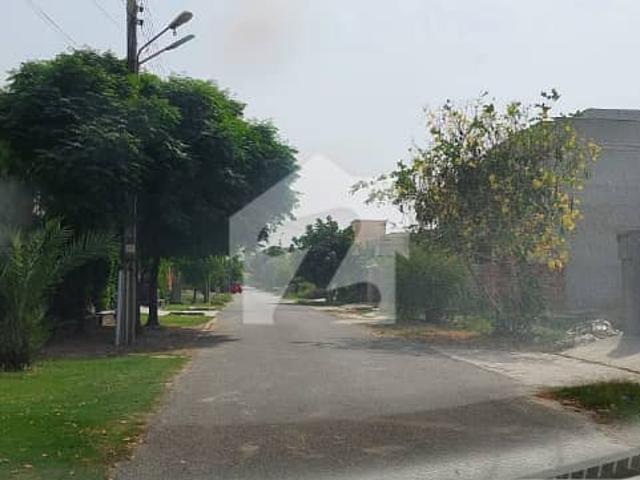 1 Kanal Best Location Near Park Mosque Market And Main Motorway Link Road Approach Plot For Sale