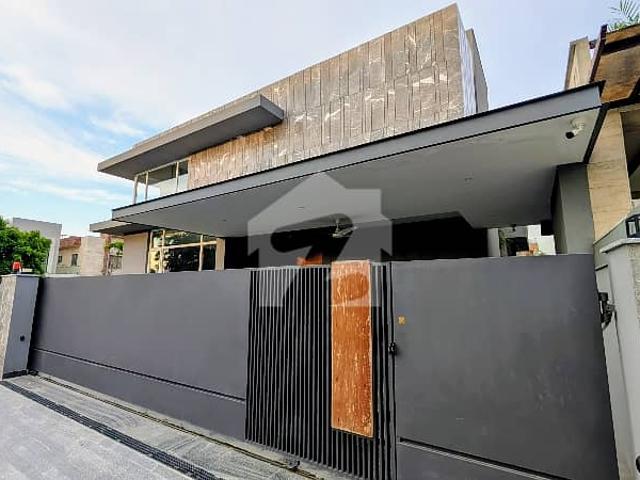1 Kanal Brand New Ultra Luxurious Designer House For Sale
