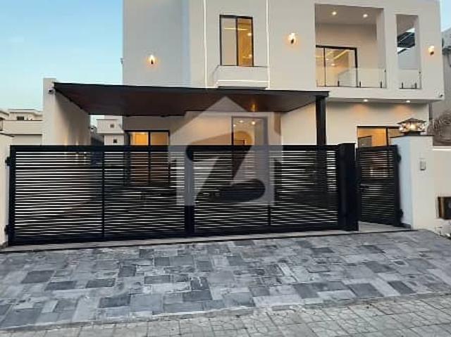 1 Kanal Brand New Ultra Luxurious Designer House For Sale Central park facing