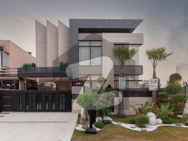 1 kanal brand new ultra modern designer house for sale