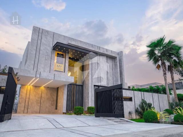1 Kanal Brand New Ultra Modern House In DHA Phase 6