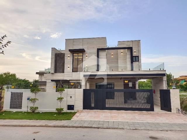 1 Kanal Brand New Aesthetic Designer House Up For Sale