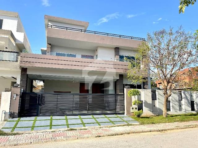 1 Kanal Brand New Double Unit House At Prime And Heighted Location South Face