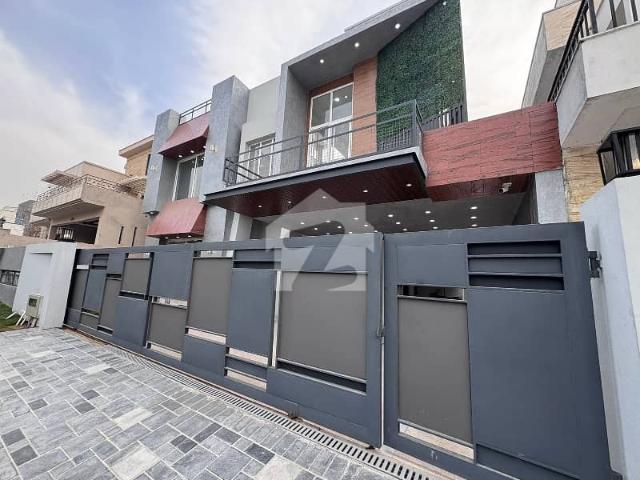1 Kanal Brand New Double Unit House For Sale