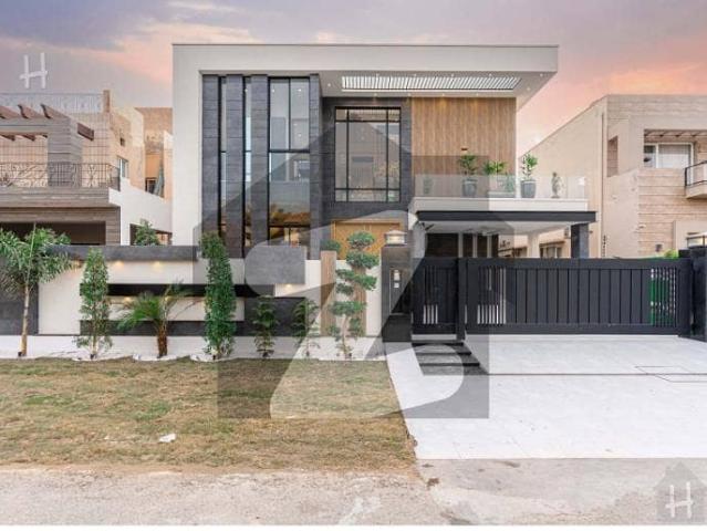 1 kanal brand new eye catching ultra modern bungalow for sale near to raya in low price