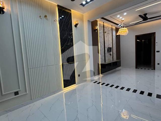 1 Kanal Brand New House Available For Rent