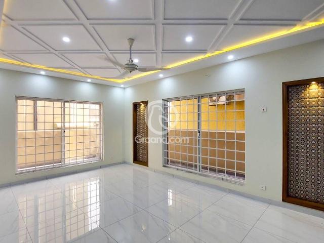 1 Kanal Brand New house for sale