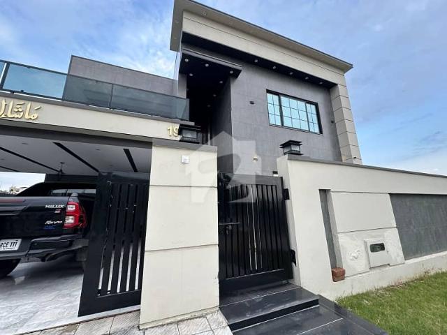 1 kanal brand new luxury designer beautiful modern house available for sale proper double unit 6 bedrooms very good most prime location near to park masjid commercial school hospital etc 730