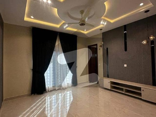 1 Kanal Brand New Luxury Upper Portion Lower Lock in Rafi block bahria town lahore