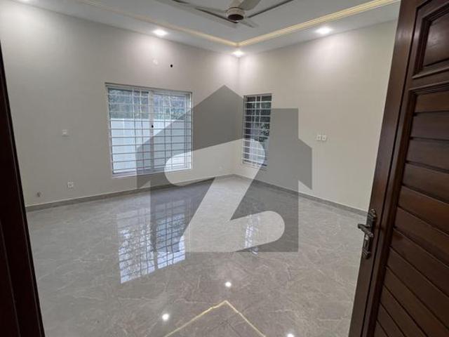 1 Kanal Brand New Spanish Design House For Sale Available 120 Feet Wide Main Boulevard Naval Anchorage Block M