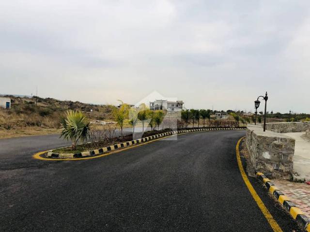 1 Kanal Corner 50*90 in Block D on 60 Ft Road Residential Possession Plot in Wapda Town Islamabad