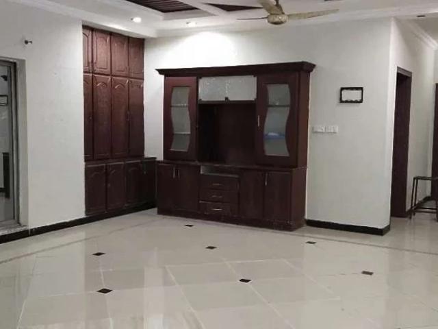1 Kanal corner upper portion available for rent in bahria phase 3. Rawalpindi Bahria Town Rawalpindi ID 46621