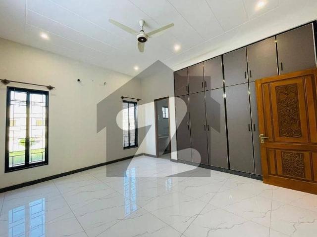 1 Kanal Corner Upper Portion Available For Rent Separate Entrance & Car