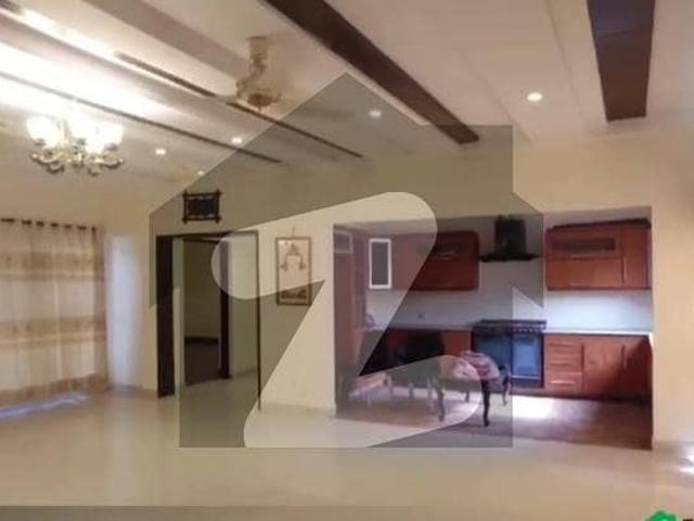 1 kanal corner with basment designer house in tufail road near round about sadar