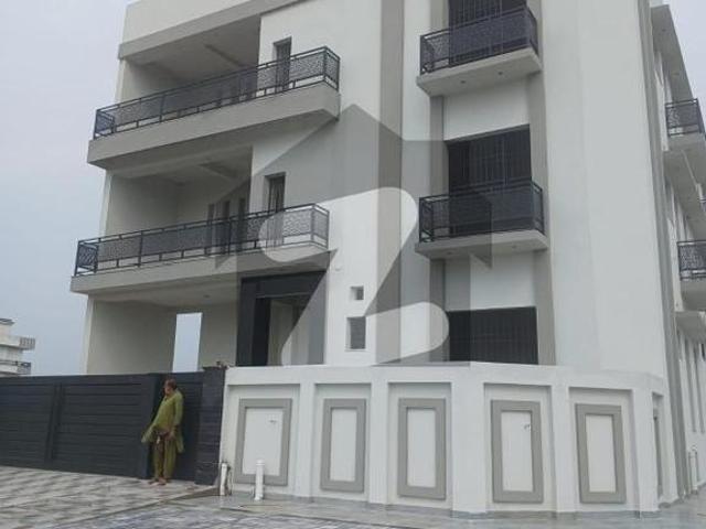 1 Kanal Corner Building 60* Park Facing House For Sale LDA Avenue Block D