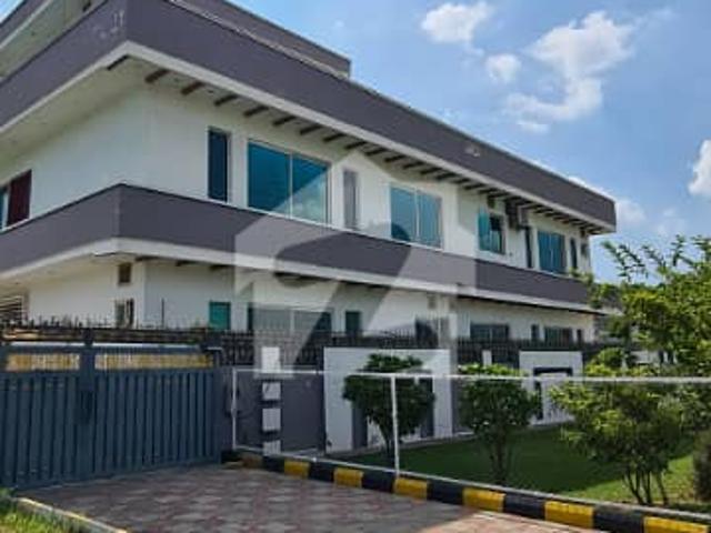 1 Kanal Corner Double Story House available for sale
