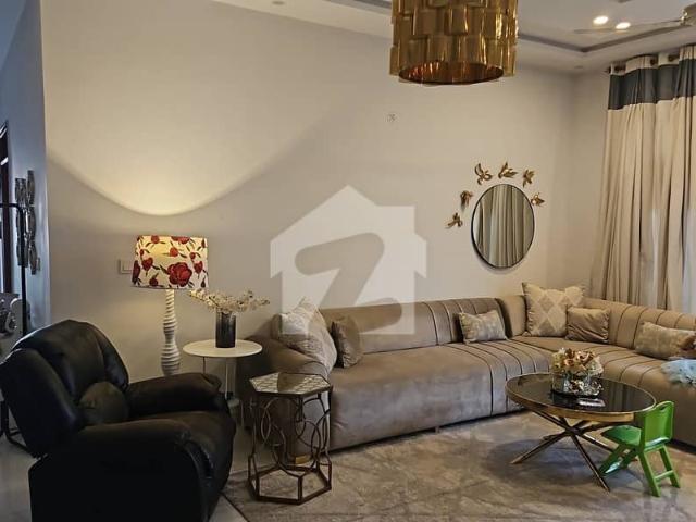 1 Kanal Corner Extra Land House