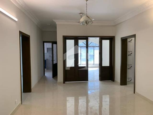1 KanaL Duplex 4 Bed House Available For Rent With Servant Room