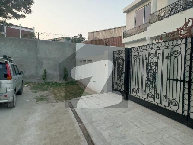 1 kanal demanding house available for sale in awt phase 1