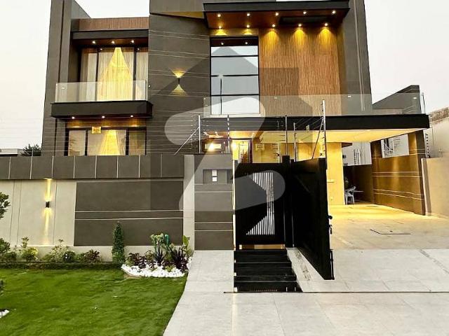 1 Kanal Designer House On Most Prime Location For Rent In Bahria Town