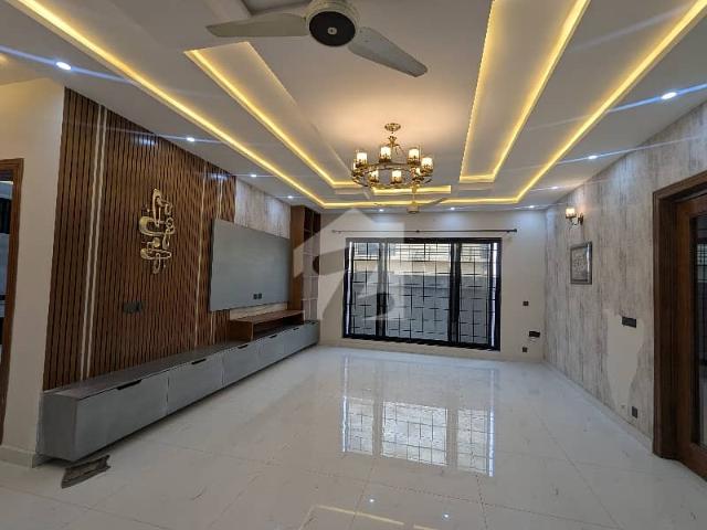 1 Kanal Designer House for Rent