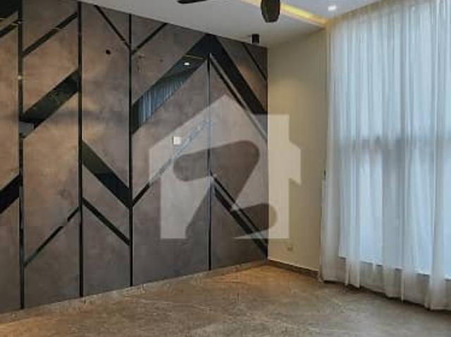 1 Kanal Designer House For Sale
